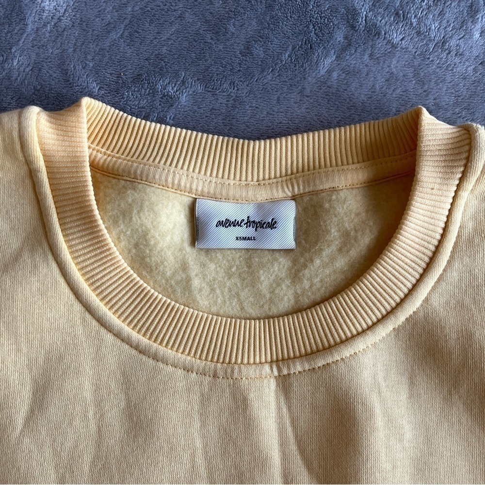 Avenue Tropicale Yellow Embroidered Sweater Extra Small - Picture 5 of 6
